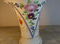 Photo 2 — Charmant vase porcelaine de Paris décors fait à la main.