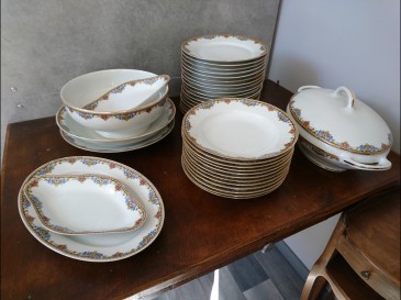 Service vaisselles porcelaine france.