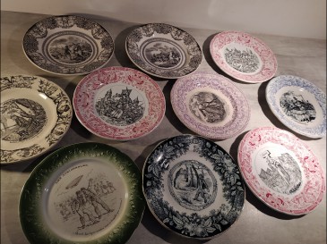 lot d'assiettes parlantes - différents modèles Jeanne d'arc paris honneur dirigeable