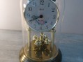 Photo 1 — Pendule horloge cloche en verre hermlé.
