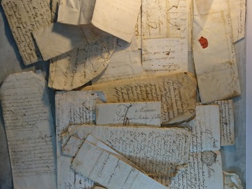 lot de vieux papiers lettres Gard uzès Fons saint lussan la plupart XVIII
