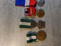 Lot de médailles du travail d'honneur et/ou divers.