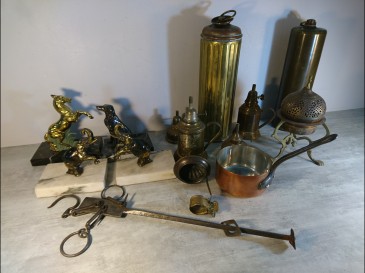 Petit lot cuivre balance brocante serre livre art encens bouillote