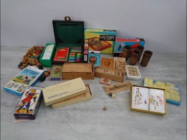 Lot de cartes à jouer jetons jeux de voyage pion petits chevaux bois