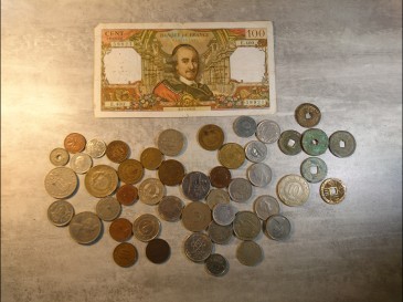 petit lot de monnaies pays divers et un billet de 100 fr francs