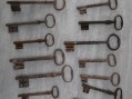 Photo 3 — Intéressant lot de clefs anciennes.