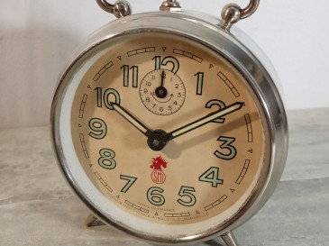 Ancien réveil mécanique SMI