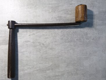 Clé, manivelle pour remonter horloge, comtoise, pendule, horloge ancienne