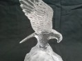 Photo 3 — Cristal d'arques figurine d'aigle sur son socle.