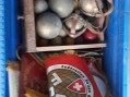 Photo 1 — Lot boules pétanque cochonets buis fanions.
