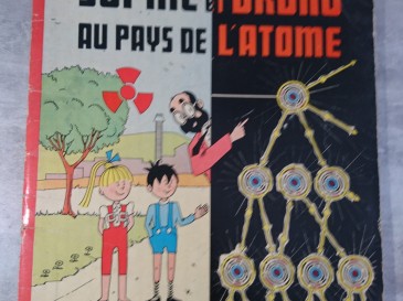 BD bande dessinée. Sophie et bruno au pays de l'atome