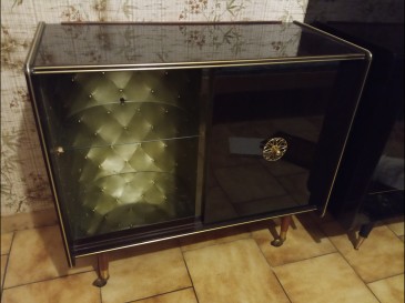 Meuble bar sur roulette vintage années 60 intérieur capitonné