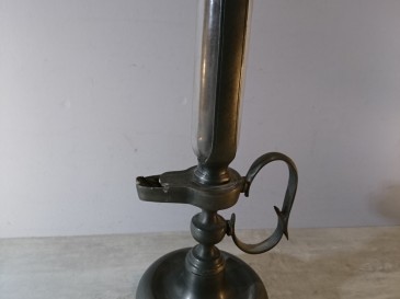 LAMPE A HUILE EN ETAIN - horloge horaire verre