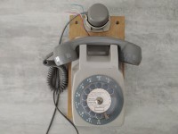 Telephone mueral cadran rotatif rétro gris