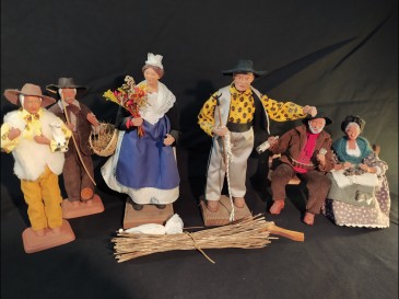 Lot 6 santons - yolande vaquette vacco - trident camarguais 