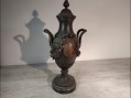 Photo 4 — Vase clos sur son socle en marbre