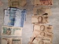 Photo 3 — Lot de billets - dirhams - 500000 zlotis - 10 50 100 francs et divers