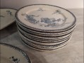 Photo 3 — Lot de 12 assiettes et 3 plats du service Groseilles Faïence de Sarreguemines 