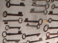 Photo 2 — Lot de clefs anciennes ( 50 pièces )