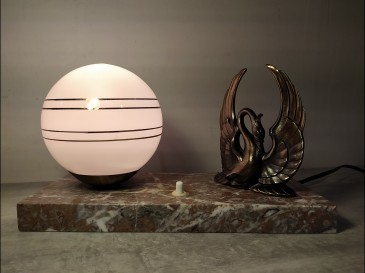 Lampe de chevet à poser art déco - cygne sur son socle en marbre globe rond