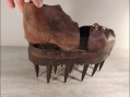 Photo 3 — Chaussure pour enlever les bogues - Châtaignes - Cévennes sabot déboguer