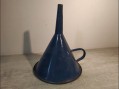 Photo 4 — Ancien Entonnoir en Tôle Émaillée bleu foncé 15 cm de diamètre environ.