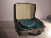 Platine tourne disque vintage vinyl en valise