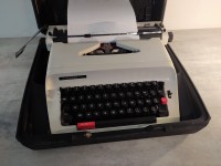 Hermès 305 machine à écrire dans sa valise 