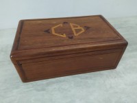 Boite en boite marquetée monogrammée CB