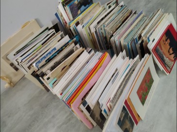 Lot de cartes postales principalement modernes