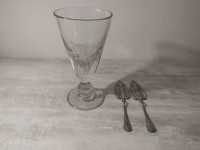 Verre à absinthe et 2 cuillères