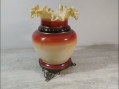 Photo 2 — Petit vase en opaline française à décor floral sur monture laiton.