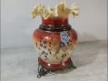 Photo 4 — Petit vase en opaline française à décor floral sur monture laiton.
