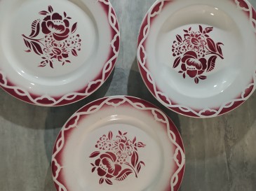 Deux assiettes plates & une assiette creuse Digoin Sarreguemines
