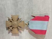 Militaria Médaille Théâtre Opération Extérieur Croix De Guerre 