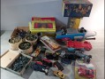 Photo 4 — Lot jouets petites voitures soldats plastique et tôle. Nomura super jet tole v-7