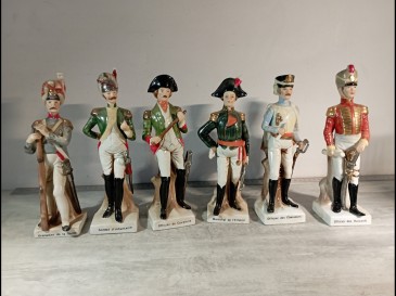 Lot statuettes porcelaine soldat de l'empire officier hussard cavalerie infanterie