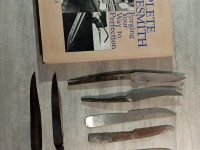 Livre The Complete Bladesmith: Forging Your Way To Perfection by Hrisoulas  + lot de lames acier en fer forgé forgeron 