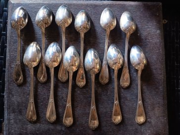 Lot de 12 petites cuillères métal argentées maison orfèvre Boulanger
