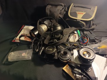Lot appareils photos argentique et numériques non testés dont canon QL